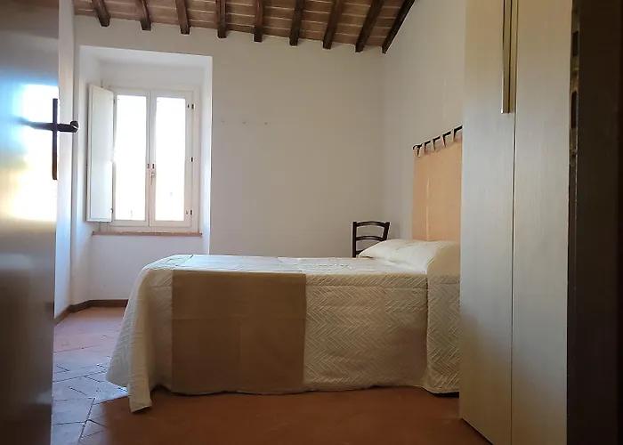 Francescana Hostel *